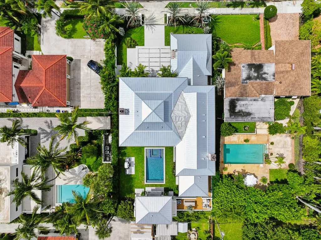 125 Worth Court N West Palm Beach FL 33405