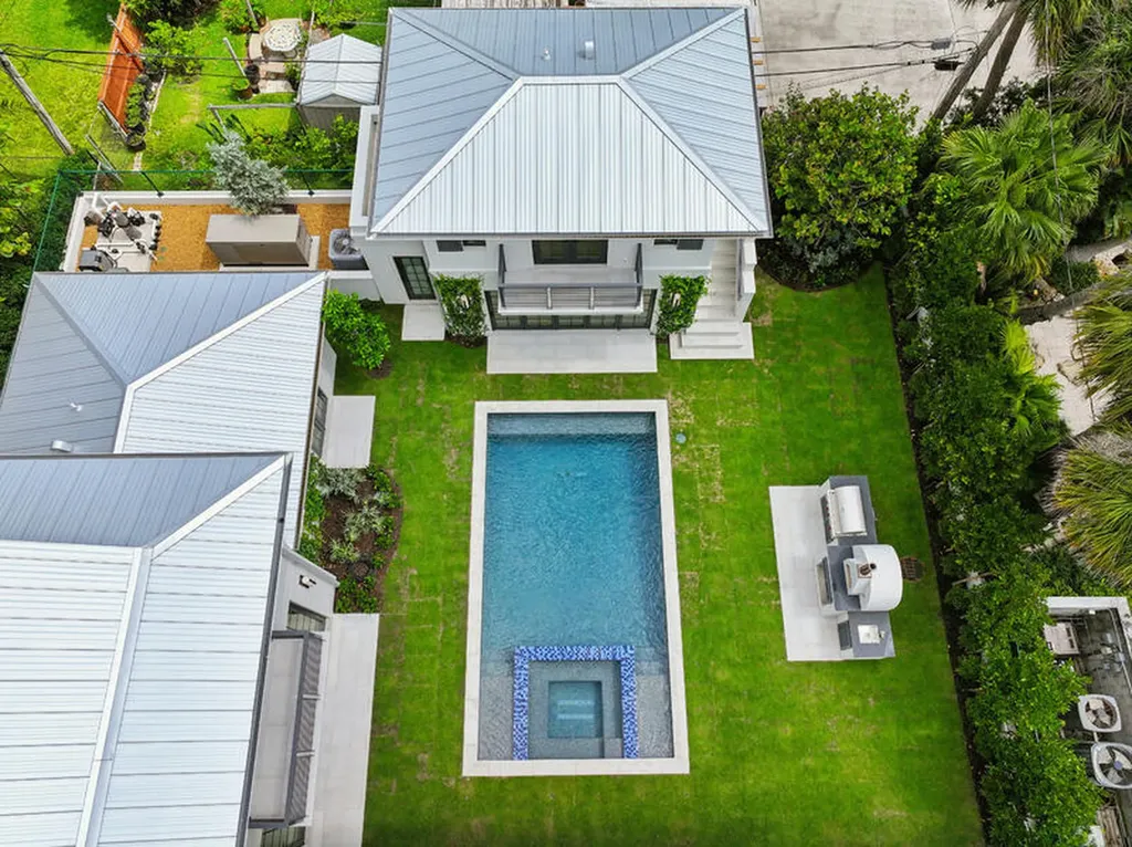 125 Worth Court N West Palm Beach FL 33405