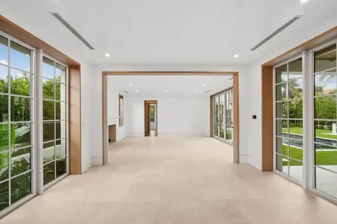 125 Worth Court N West Palm Beach FL 33405