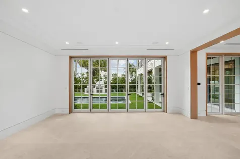 125 Worth Court N West Palm Beach FL 33405