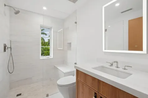 125 Worth Court N West Palm Beach FL 33405