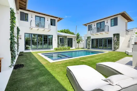 125 Worth Court N West Palm Beach FL 33405