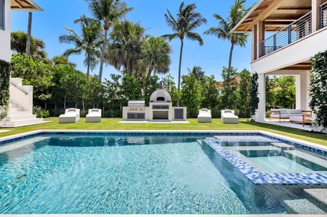 125 Worth Court N West Palm Beach FL 33405