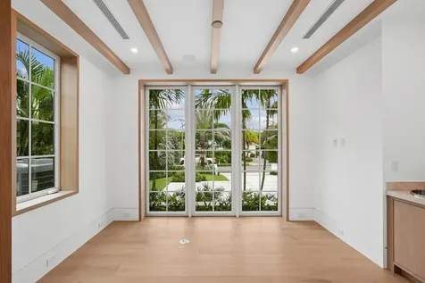 125 Worth Court N West Palm Beach FL 33405