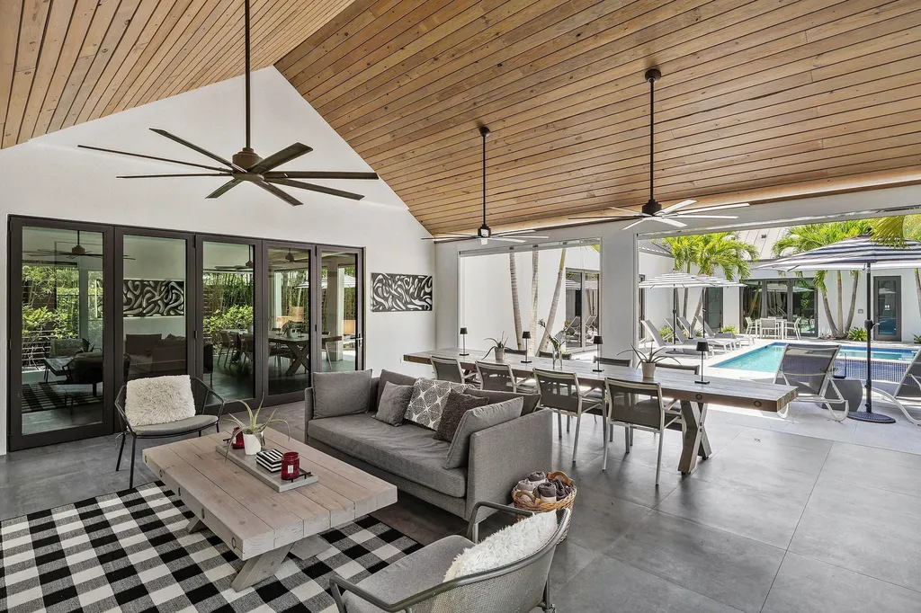 1275 N Swinton Avenue Delray Beach FL 33444