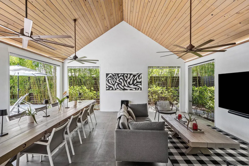 1275 N Swinton Avenue Delray Beach FL 33444