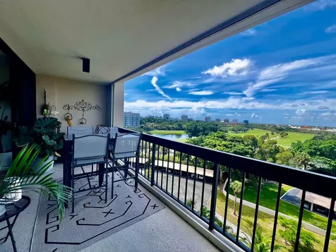 2425 Presidential Way West Palm Beach FL 33401