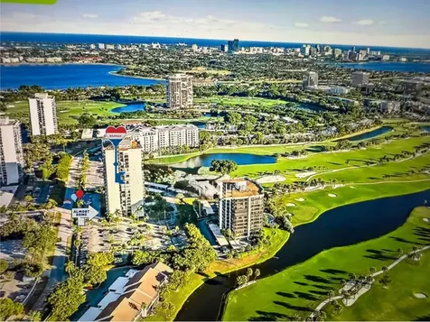 2425 Presidential Way West Palm Beach FL 33401