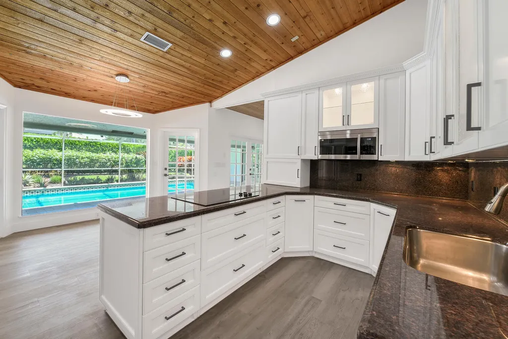 3185 St James Drive Boca Raton FL 33434