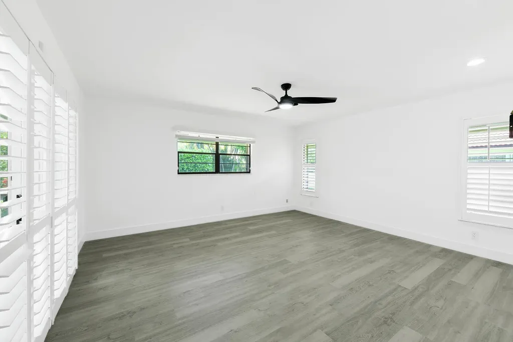 3185 St James Drive Boca Raton FL 33434