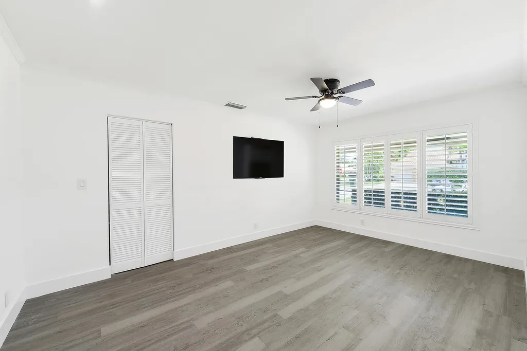 3185 St James Drive Boca Raton FL 33434