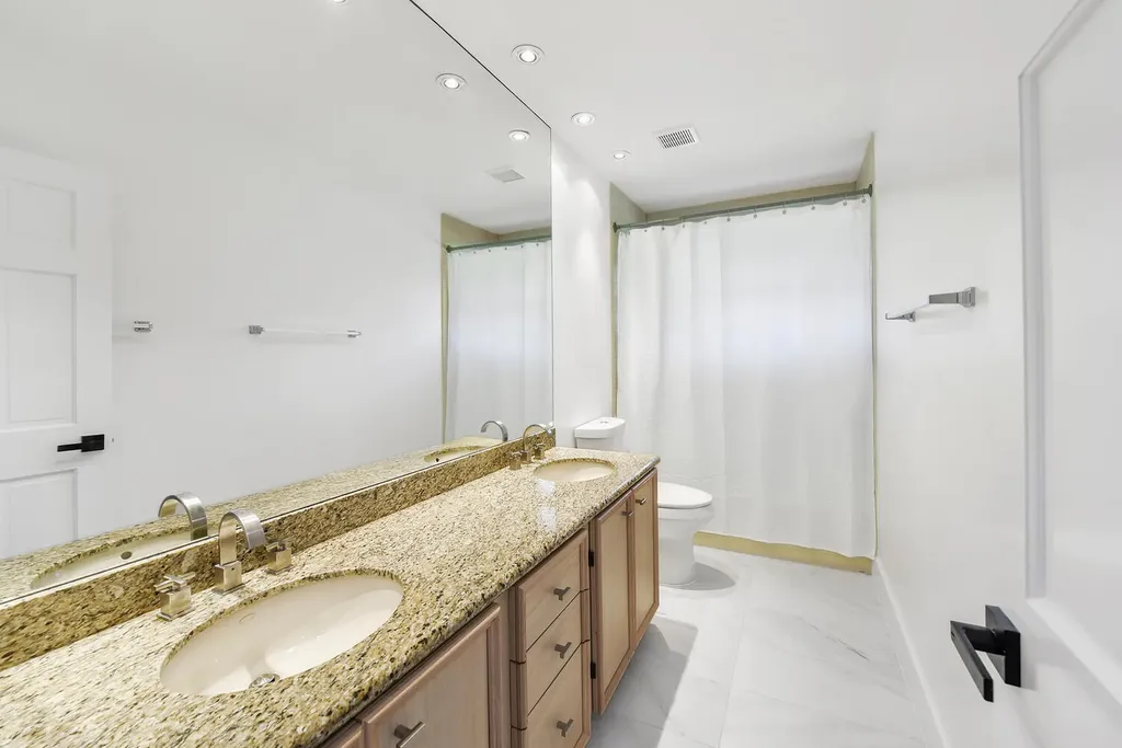 3185 St James Drive Boca Raton FL 33434