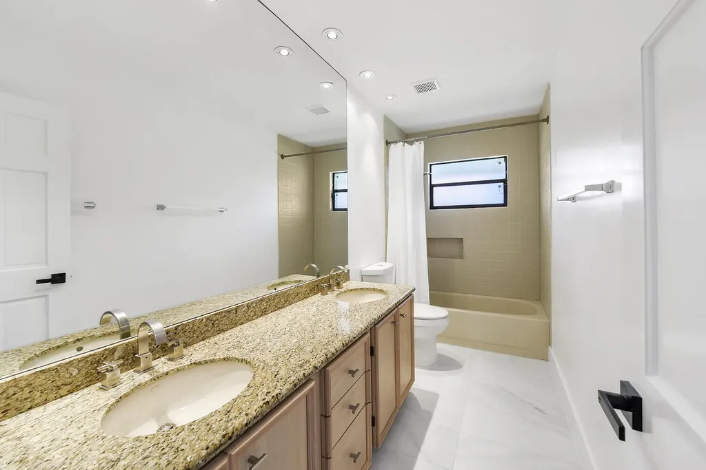 3185 St James Drive Boca Raton FL 33434