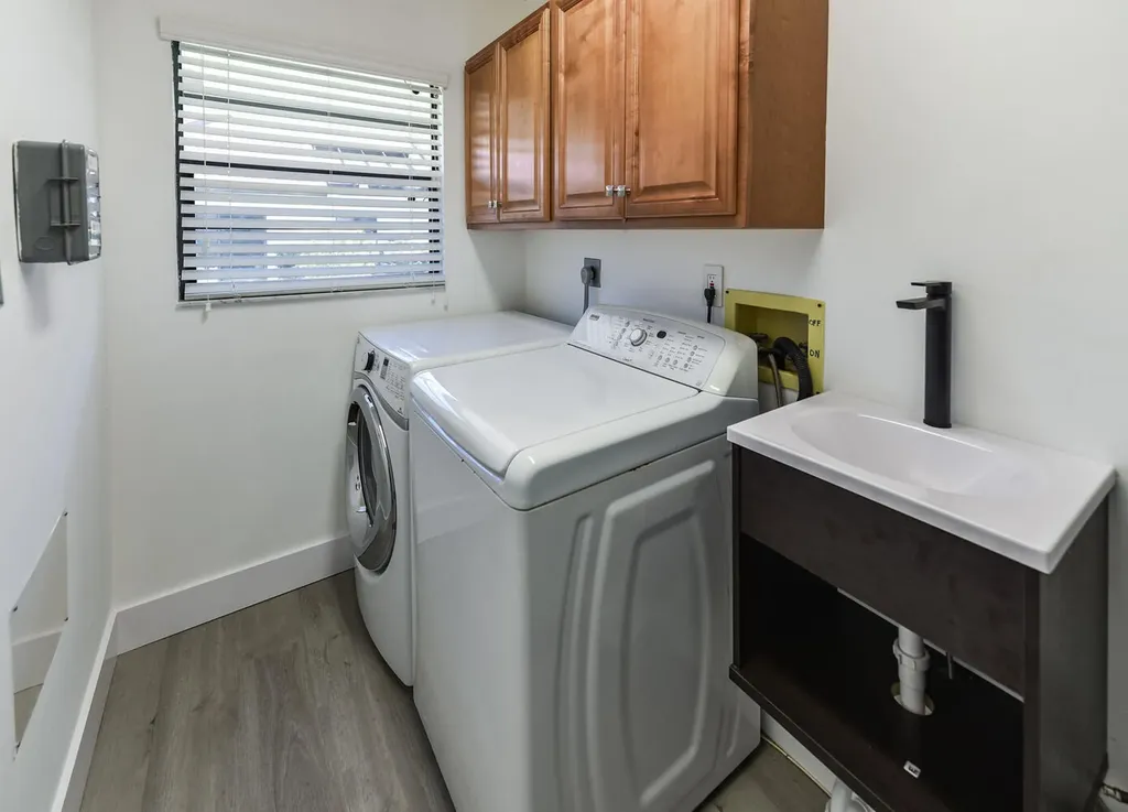 3185 St James Drive Boca Raton FL 33434