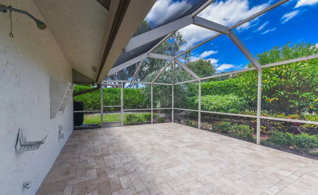 3185 St James Drive Boca Raton FL 33434