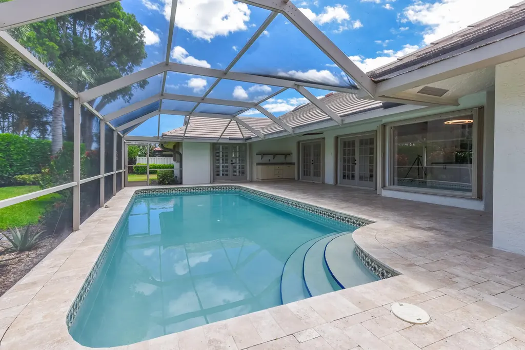 3185 St James Drive Boca Raton FL 33434