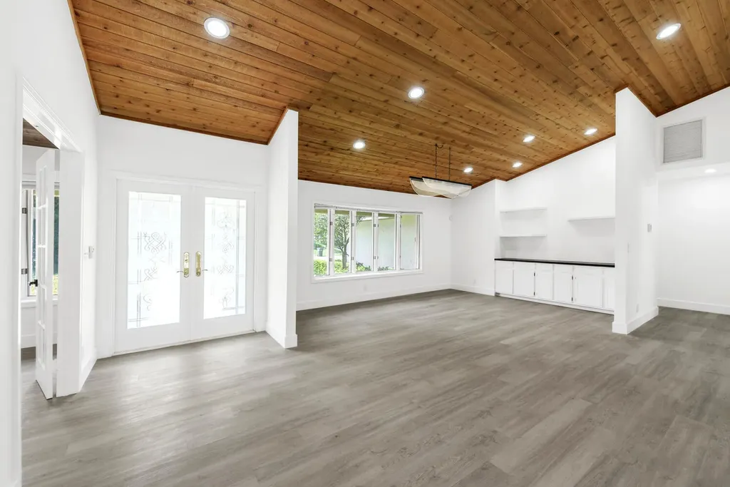 3185 St James Drive Boca Raton FL 33434