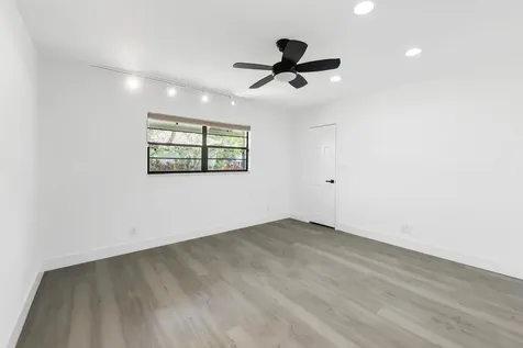 3185 St James Drive Boca Raton FL 33434