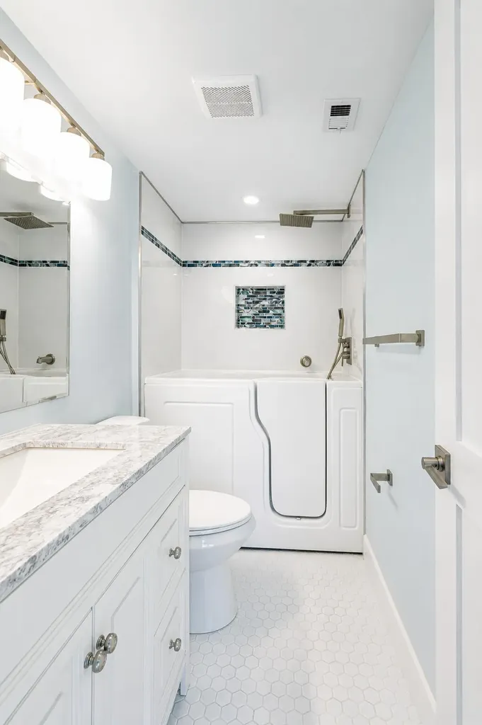 303 Knotty Pine Circle Greenacres FL 33463