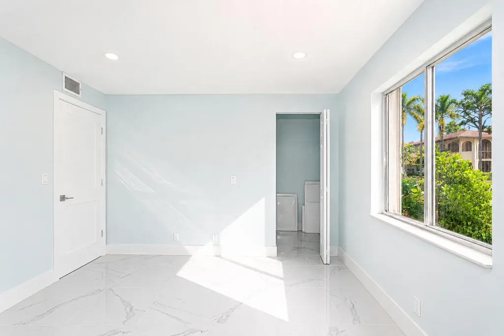 303 Knotty Pine Circle Greenacres FL 33463