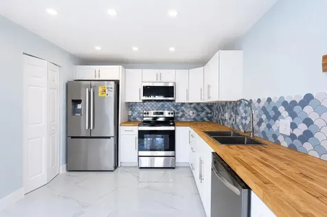 303 Knotty Pine Circle Greenacres FL 33463