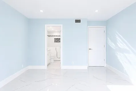 303 Knotty Pine Circle Greenacres FL 33463