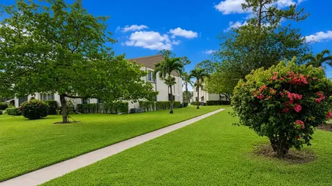 303 Knotty Pine Circle Greenacres FL 33463