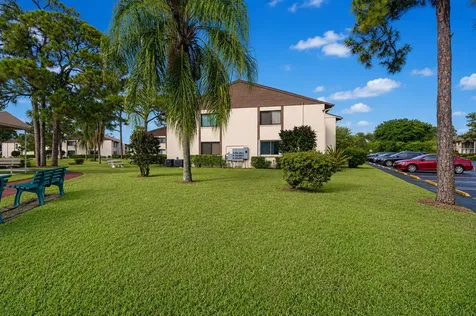 303 Knotty Pine Circle Greenacres FL 33463