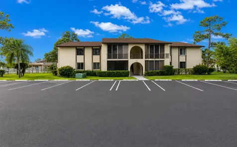 303 Knotty Pine Circle Greenacres FL 33463