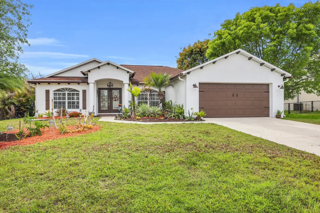 2644 SW Fairgreen Road Port St Lucie FL 34987