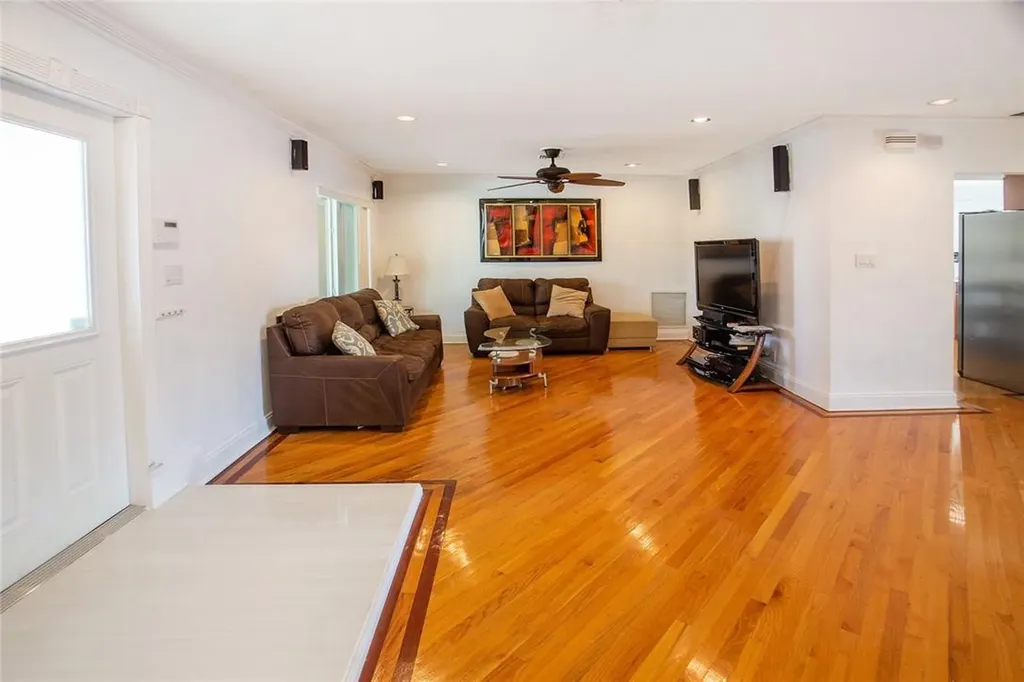 360 SE 12th Avenue Pompano Beach FL 33060