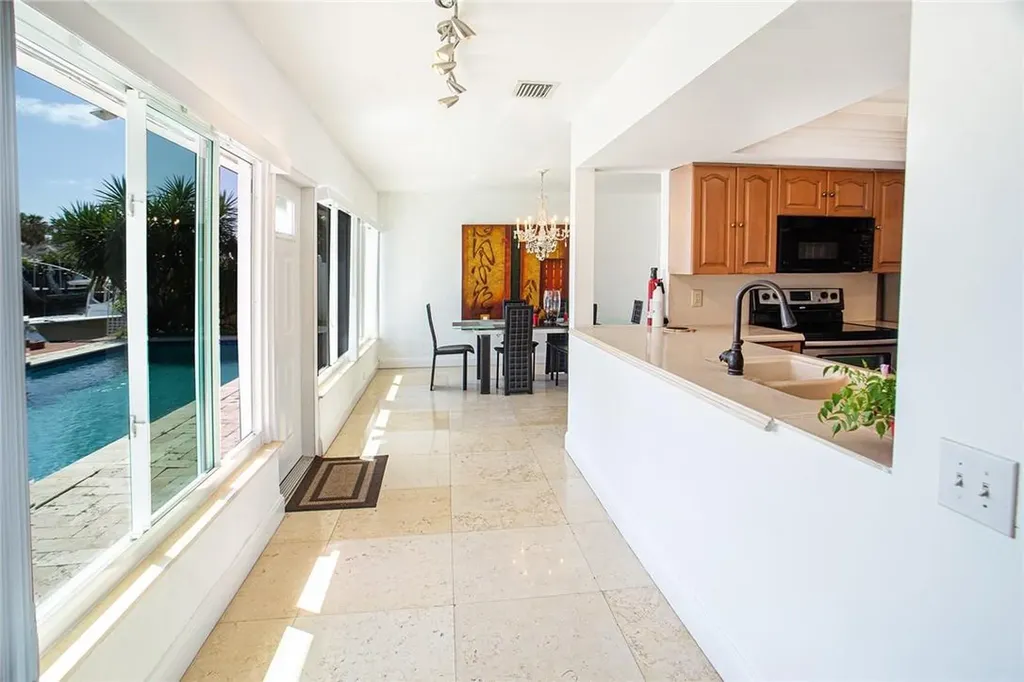 360 SE 12th Avenue Pompano Beach FL 33060