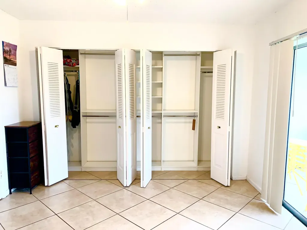 123 Canterbury E West Palm Beach FL 33417