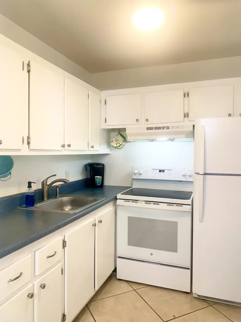 123 Canterbury E West Palm Beach FL 33417