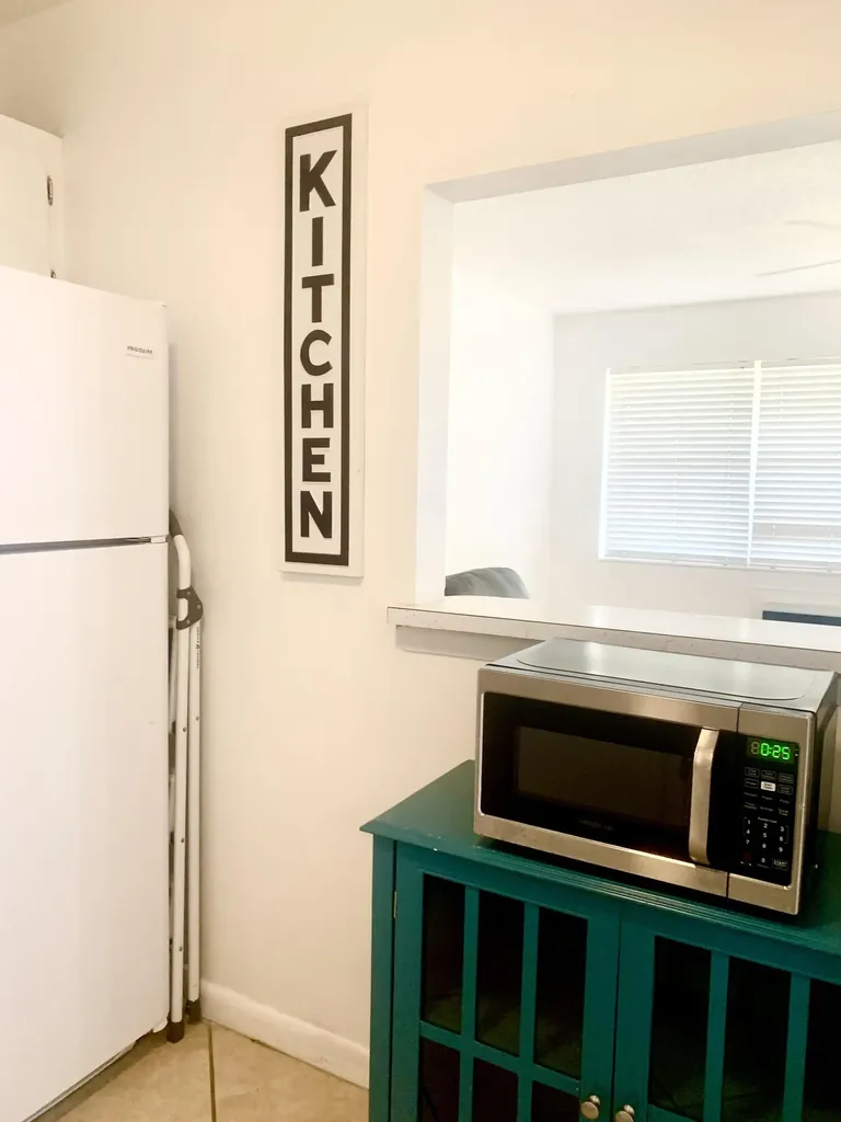 123 Canterbury E West Palm Beach FL 33417