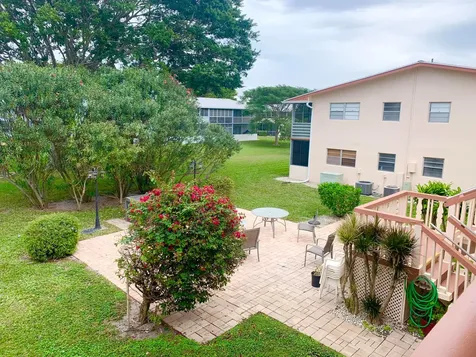 123 Canterbury E West Palm Beach FL 33417