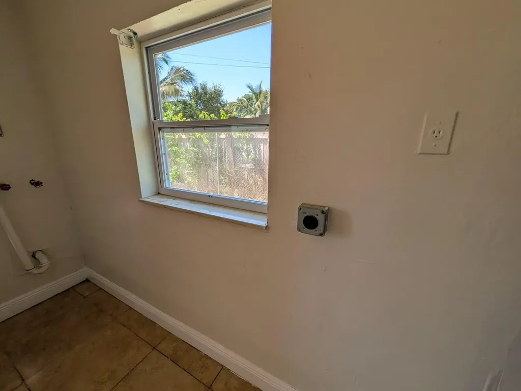 180 Penn Way Fort Lauderdale FL 33312