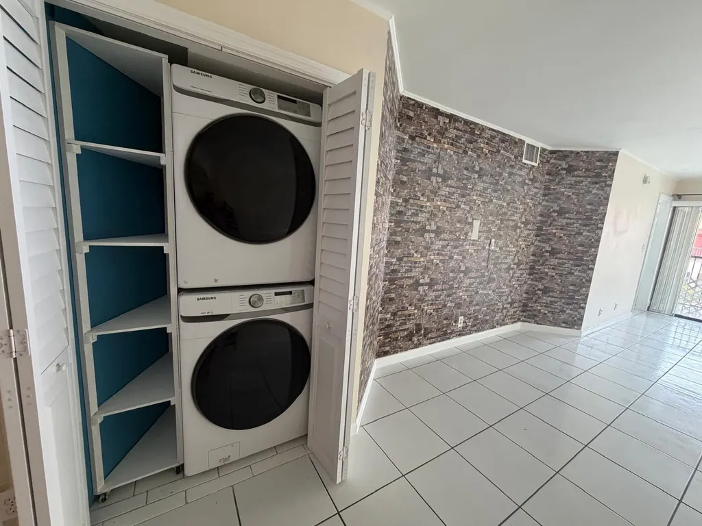 2977 Riverside Drive Coral Springs FL 33065