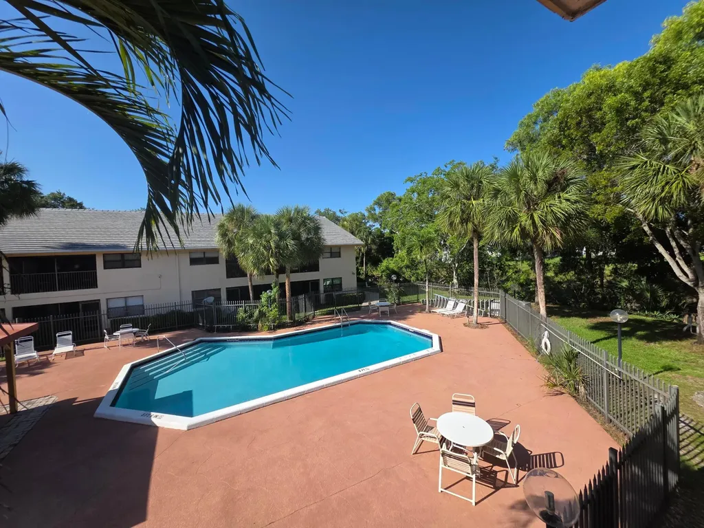 2977 Riverside Drive Coral Springs FL 33065