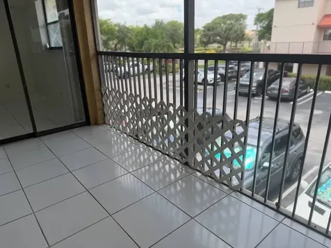2977 Riverside Drive Coral Springs FL 33065
