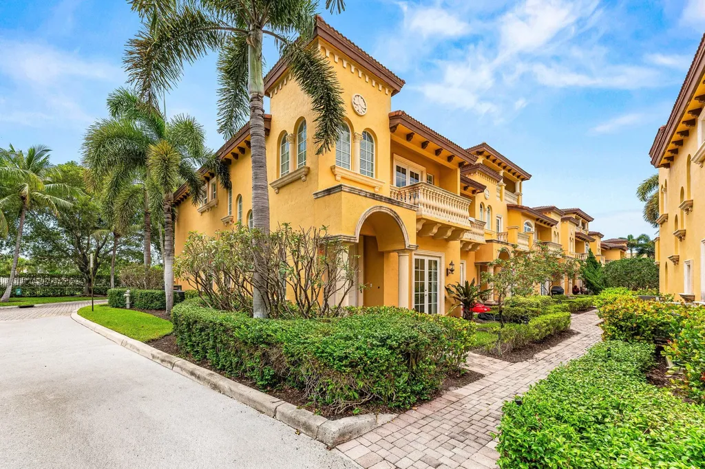 210 NE 69th Circle Boca Raton FL 33487