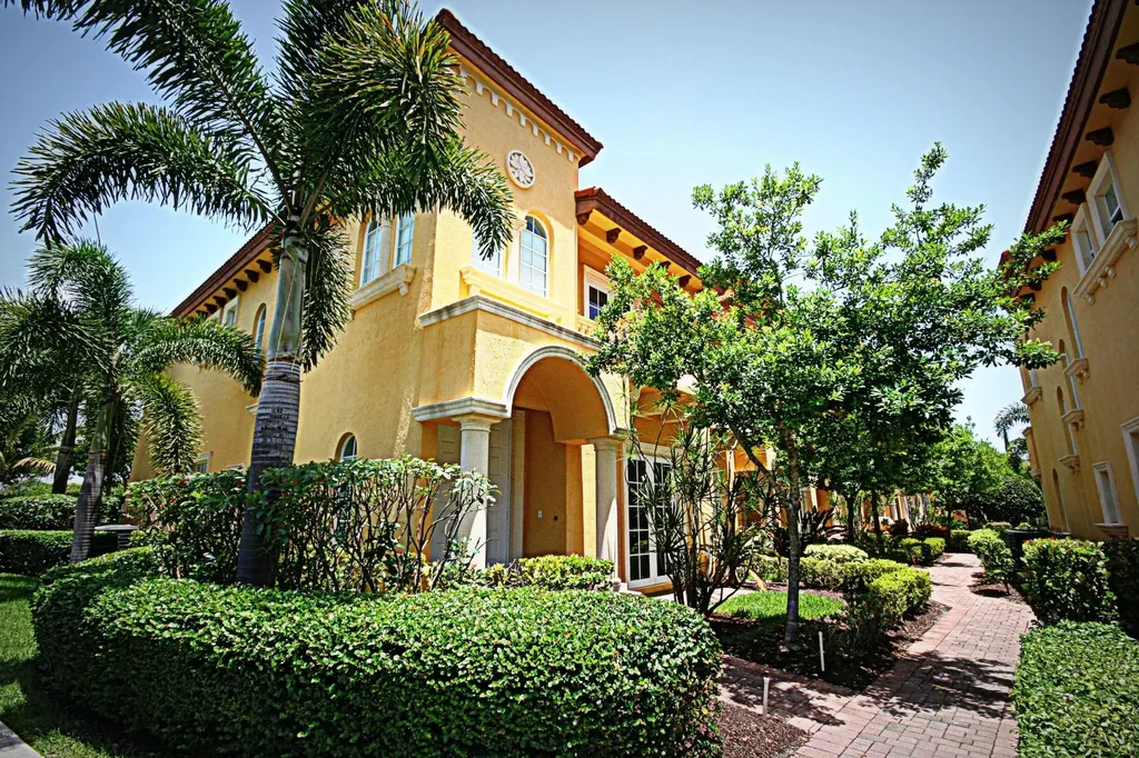 210 NE 69th Circle NE Boca Raton FL 33487