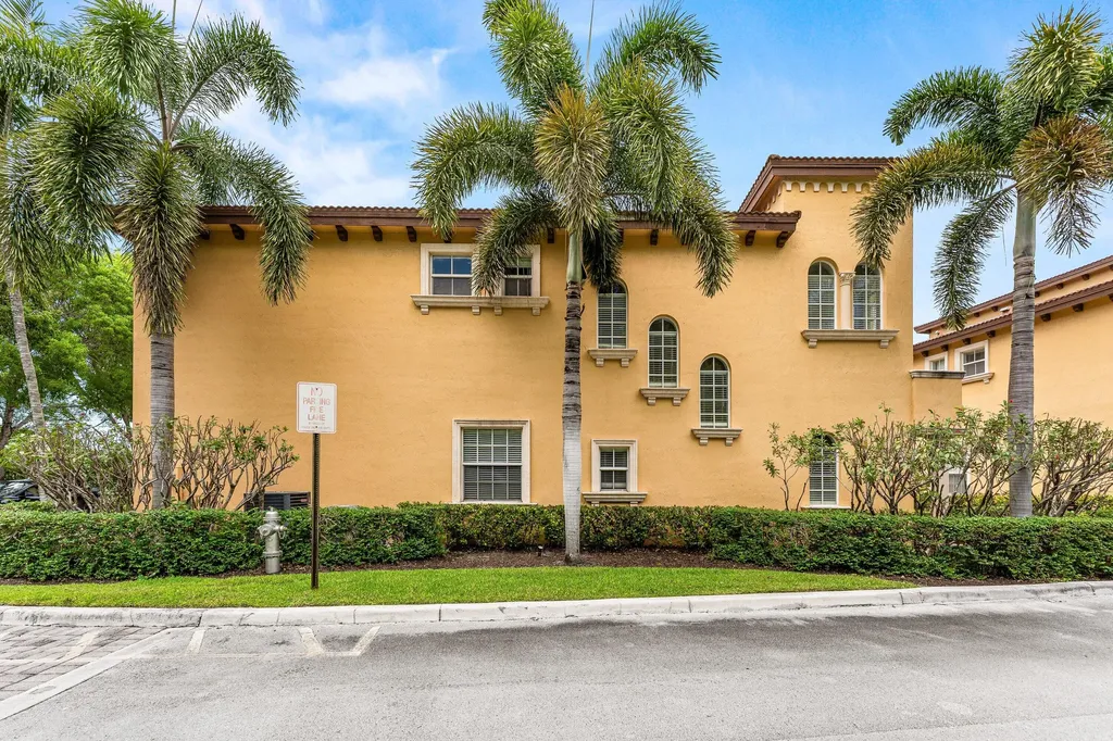 210 NE 69th Circle Boca Raton FL 33487