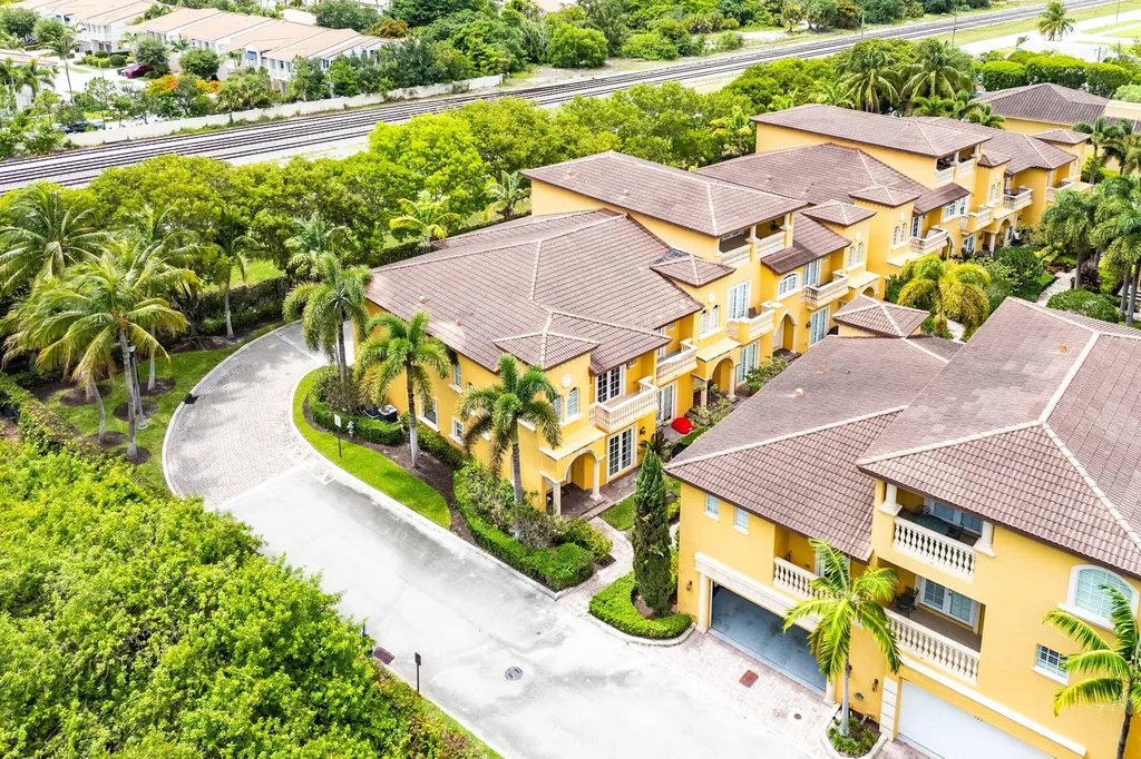 210 NE 69th Circle Boca Raton FL 33487