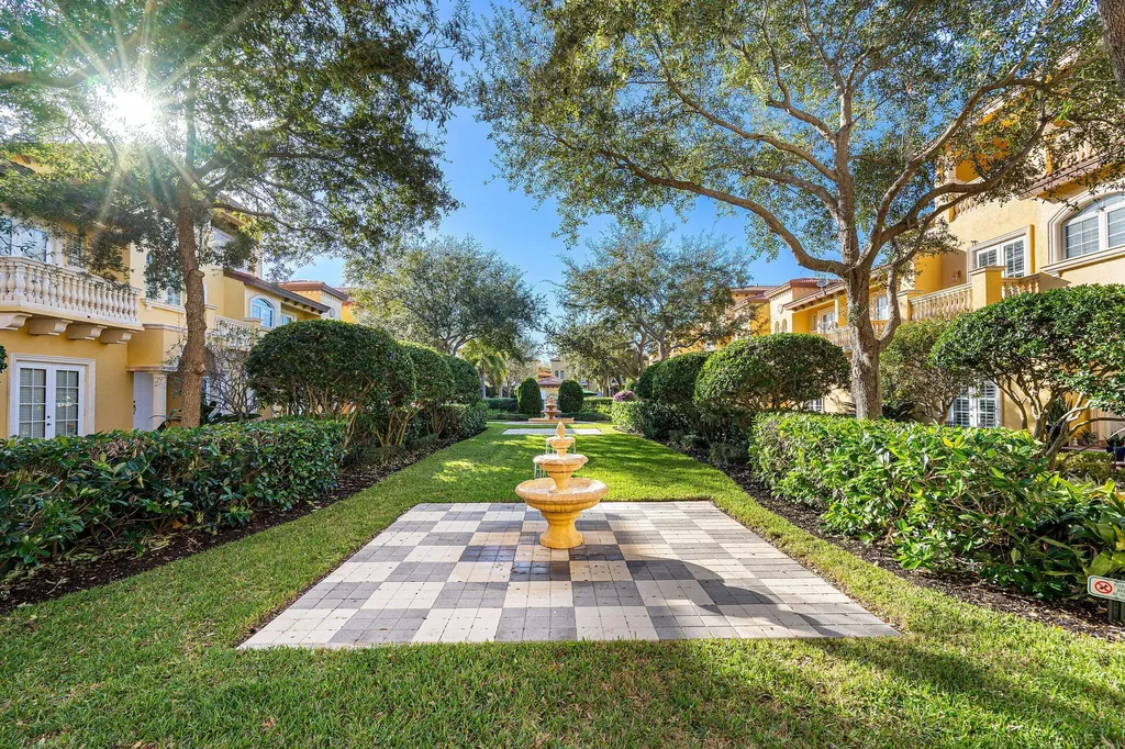 210 NE 69th Circle Boca Raton FL 33487