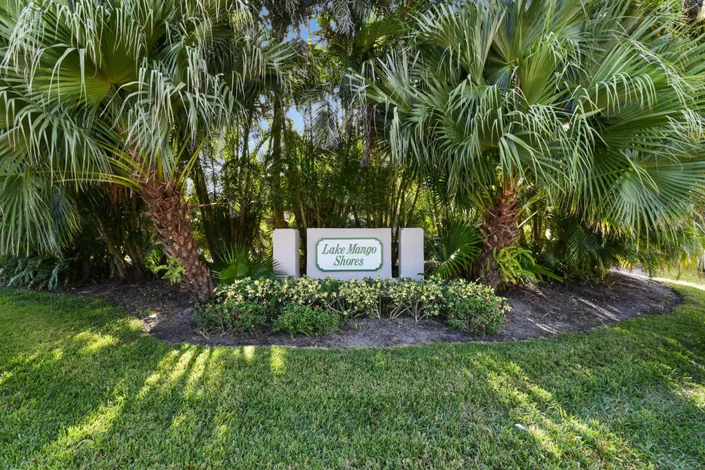 1475 Lake Mango Way West Palm Beach FL 33406