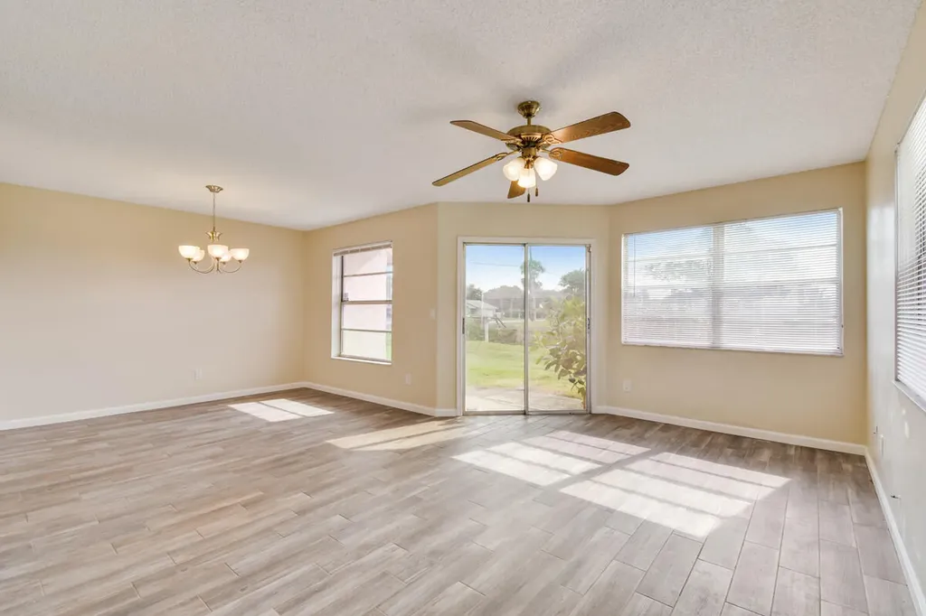1475 Lake Mango Way West Palm Beach FL 33406