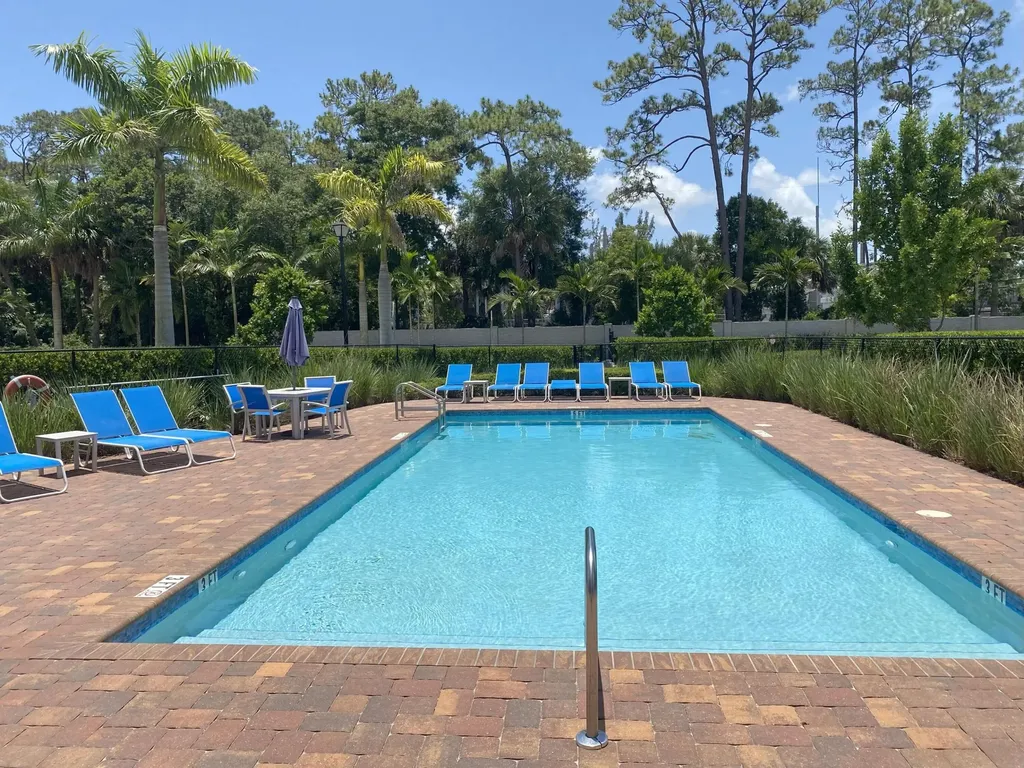 6668 Pointe Of Woods Drive West Palm Beach FL 33413