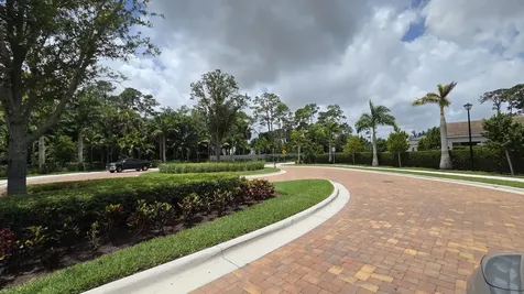 6668 Pointe Of Woods Drive West Palm Beach FL 33413