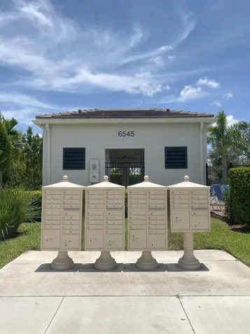 6668 Pointe Of Woods Drive West Palm Beach FL 33413